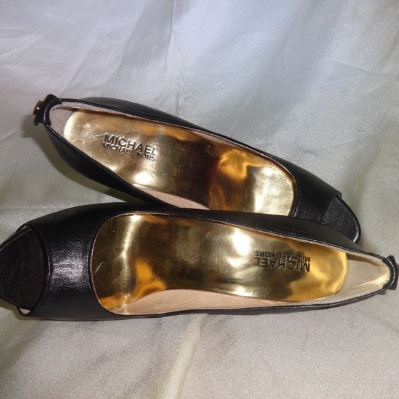 NWOB MICHAEL KORS PEEPTOE SHOES Size 9.5M - Picture 7 of 8